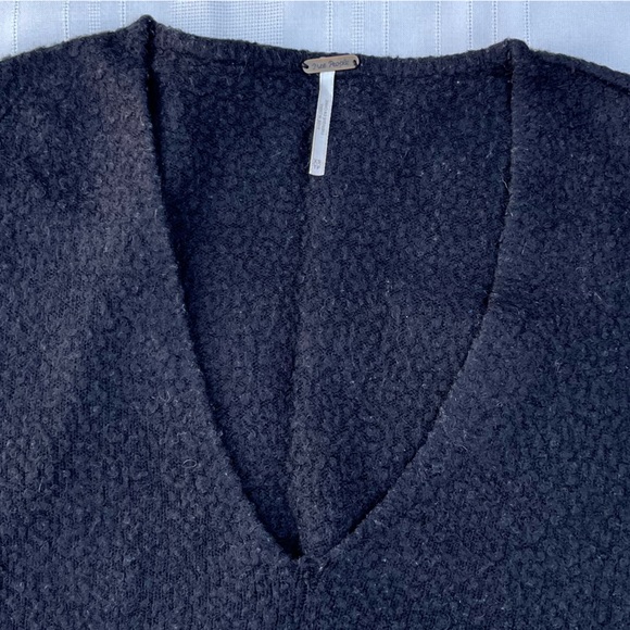 Free people black v neck sweater cropped XSmall - Picture 13 of 15